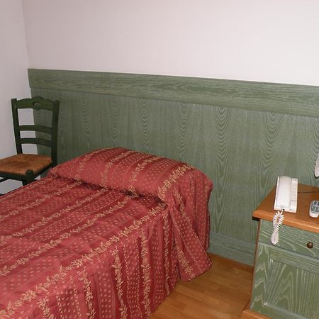Hotel Ristorante Il Pirata San Vito di Leguzzano Exteriör bild