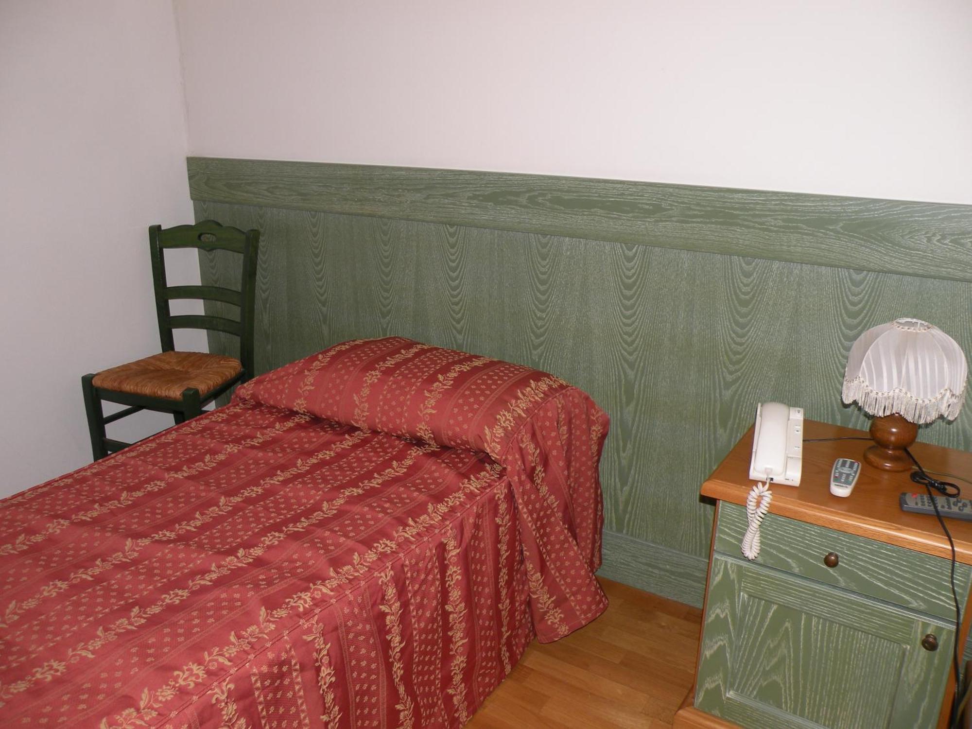 Hotel Ristorante Il Pirata San Vito di Leguzzano Exteriör bild