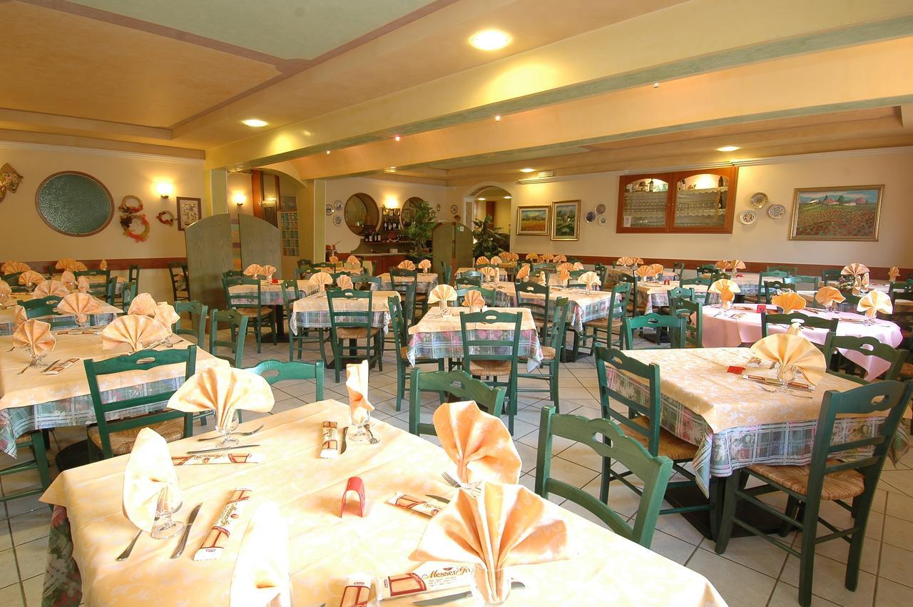Hotel Ristorante Il Pirata San Vito di Leguzzano Exteriör bild