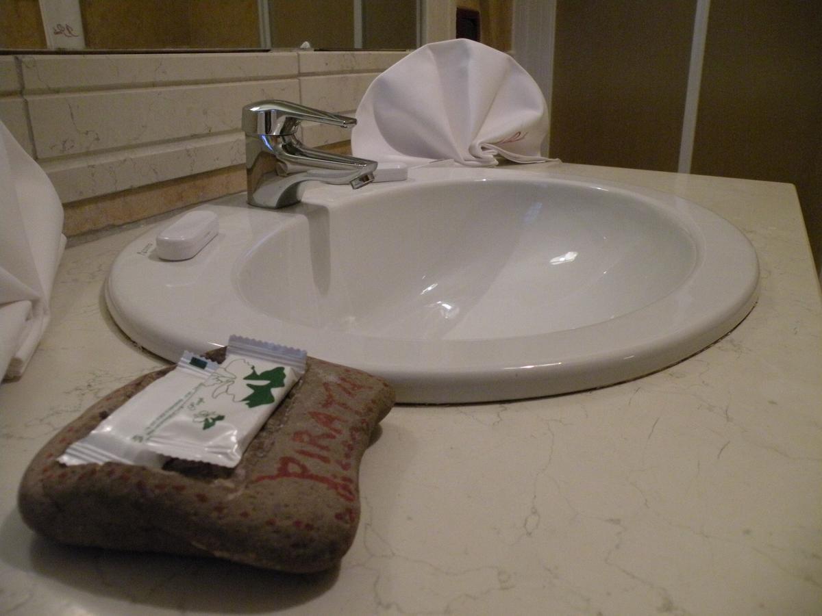 Hotel Ristorante Il Pirata San Vito di Leguzzano Exteriör bild