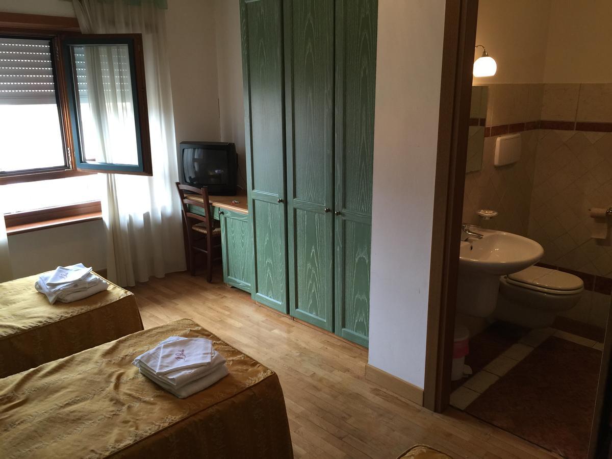 Hotel Ristorante Il Pirata San Vito di Leguzzano Exteriör bild