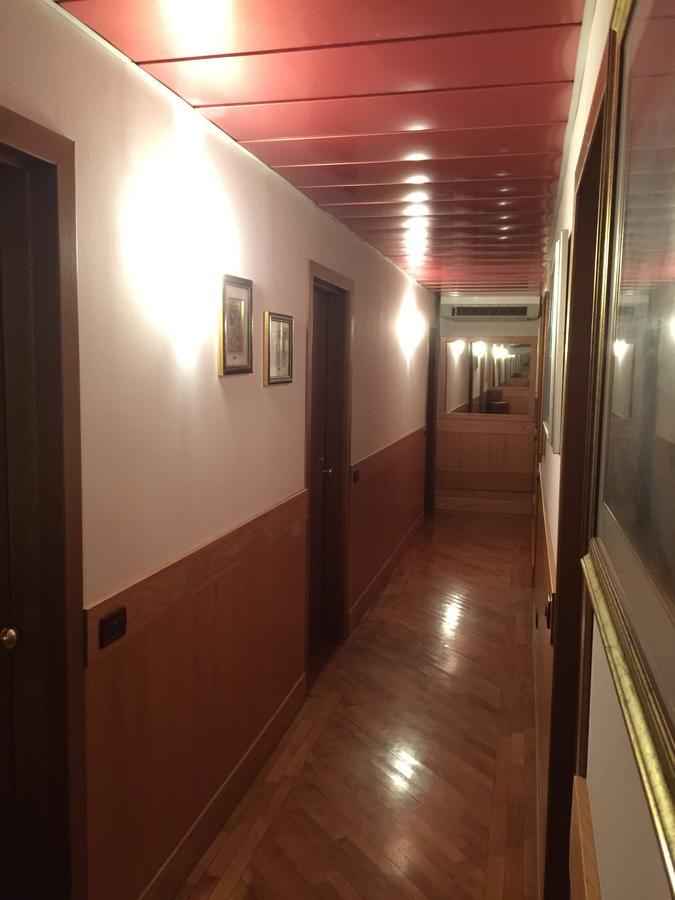 Hotel Ristorante Il Pirata San Vito di Leguzzano Exteriör bild